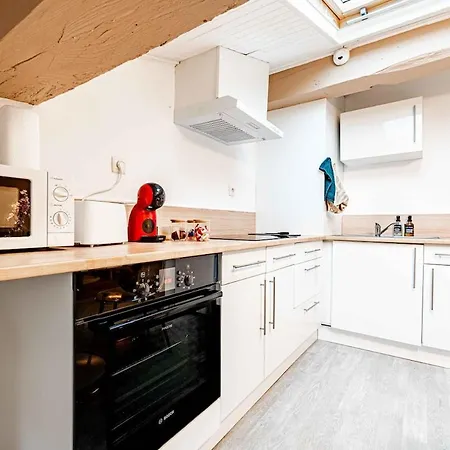 Air-conditioned Two-room Free Parking Close To Aude